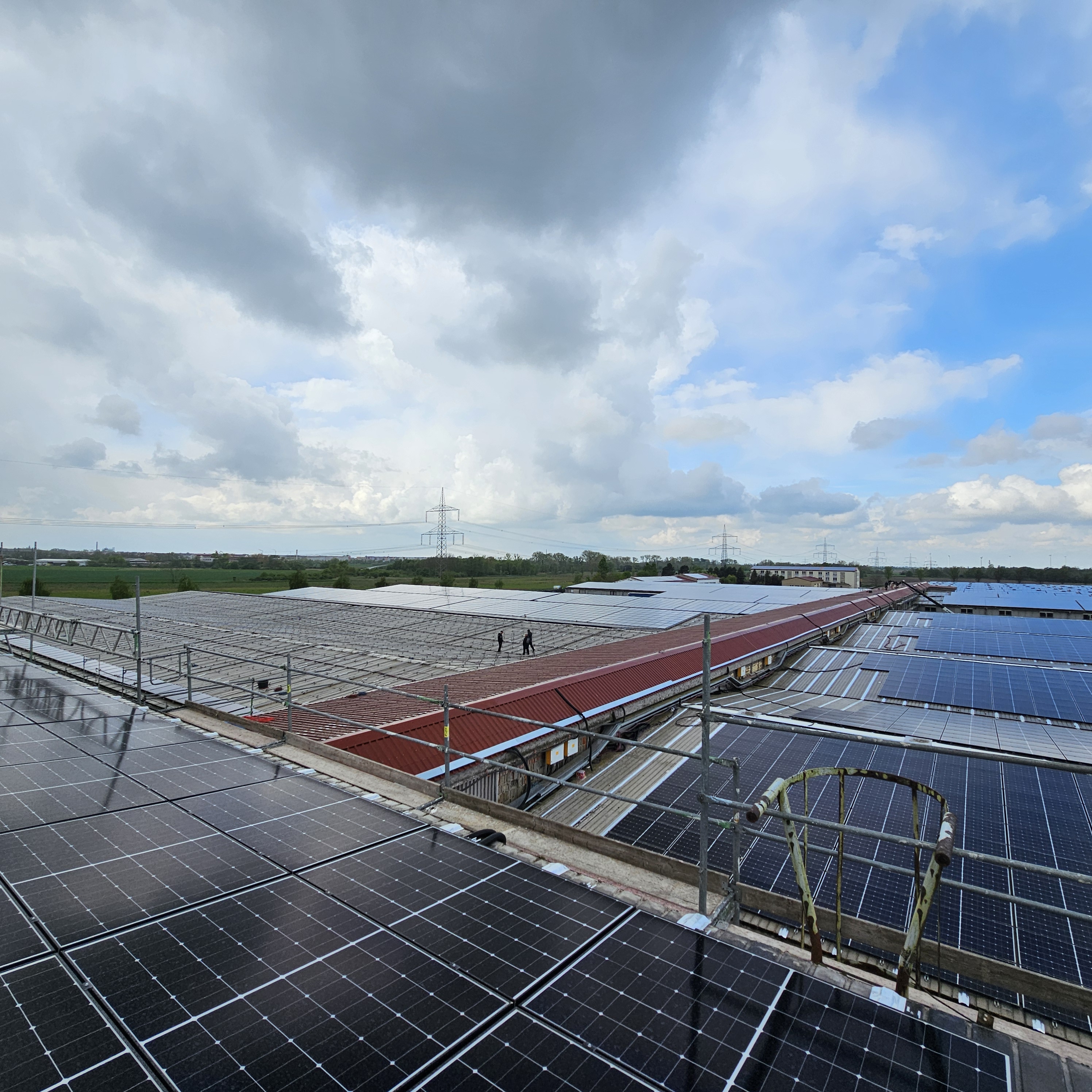 Aufdach-Photovoltaik mit Speicherintegration